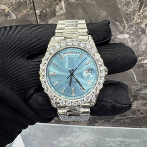 Montre de luxe mécanique sport et affaires avec bracelet en acier inoxydable semi-serti de diamants Moissanite VVS1, cadran en verre analogique, entièrement argentée - Product Image 1