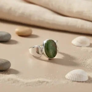 Bague en argent 925 avec pierre précieuse verte, bijoux fins géométriques pour femmes, plaqué rhodium, pierre taillée en platine - Product Image 1