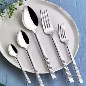 Ensemble de couverts en acier inoxydable avec finition laiton élégante, cuillère, fourchette, couteau, ustensiles de service, articles de cuisine - Product Image 5