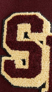 Veste d'université d'hiver vintage pour hommes élégants avec design à capuche Décoration de haute qualité avec logo personnalisé et motif de lettres en vente - Product Image 6