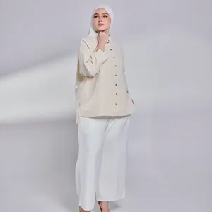 Blusa Oversize OEM de Malasia con Rayas Amarillas, Tela Seersucker, Hombros Caídos, Corte Holgado, Top Modesto de Manga Larga para Mujer - Product Image 3