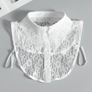Camisa de Encaje Desmontable con Diseño Floral Elegante para Mujer, Cuello Falso con Volantes Bordados a la Moda - Product Image 1