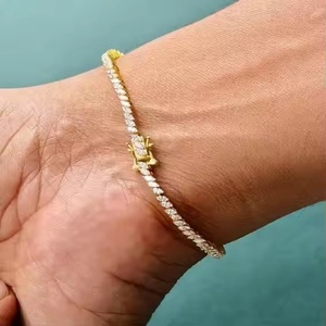 Jolie coupe ronde élégante diamant inspiré Twist Moissanite Bracelet et accessoire bracelet pour femme - Product Image 4