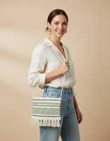 Sac à bandoulière carré pour femme, artisanal, en coton Dari, écologique, motif tissé à la main, par Craftstages International