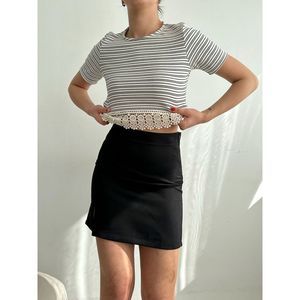 Blusa de Mujer Topshow, Negra a Rayas, con Dobladillo de Encaje, 100% Algodón, Manga Larga, Informal, para Uso Diario - Product Image 3