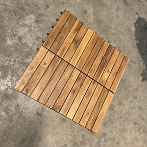 Azulejos de cubierta entrelazados de madera maciza a prueba de agua de diseño contemporáneo para uso en interiores y exteriores Características antideslizantes de fácil instalación - Product Image 2