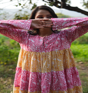 เดรสยาวพิมพ์ลายทั้งตัว ผ้าทอเป็นมิตรกับสิ่งแวดล้อม ซักได้ สำหรับผู้หญิง แขนยาว ดีไซน์ทันสมัย เอวทรงเอ็มไพร์ มีกระเป๋า - Product Image 1