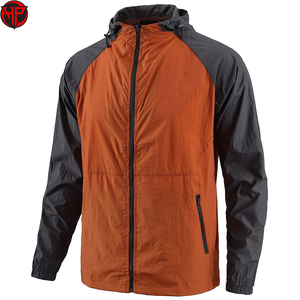 Chaqueta Cortavientos Ligera con Capucha Personalizada para Hombre, Último Diseño, MOQ Bajo, Ropa Casual Activa, No Tejida, Cuello Alto - Product Image 2