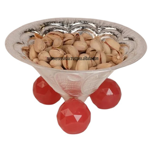 Bol décoratif Urli plaqué argent fabriqué à la main avec base en résine parfait pour les arrangements floraux Pooja de mariage et la décoration de maison de luxe - Product Image 2