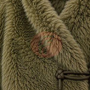 Manteau en fourrure pour femme, style luxueux, manches longues, doux, respirant, en coton, chaud, pour l'hiver, élégant, décontracté, confortable, à porter au quotidien - Product Image 6