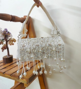 Bolso de Mano Tipo Clutch con Solapa Inspirado en Zardozi, con Cuentas Bordadas, Trabajo de Perlas, Gamuza, para Novia, Fiesta, de la India - Product Image 5