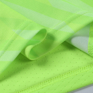 Uniformes de fútbol OEM con logotipo personalizado impresión transpirable Jersey y pantalones cortos conjunto para equipos Etiqueta Privada disponible - Product Image 4