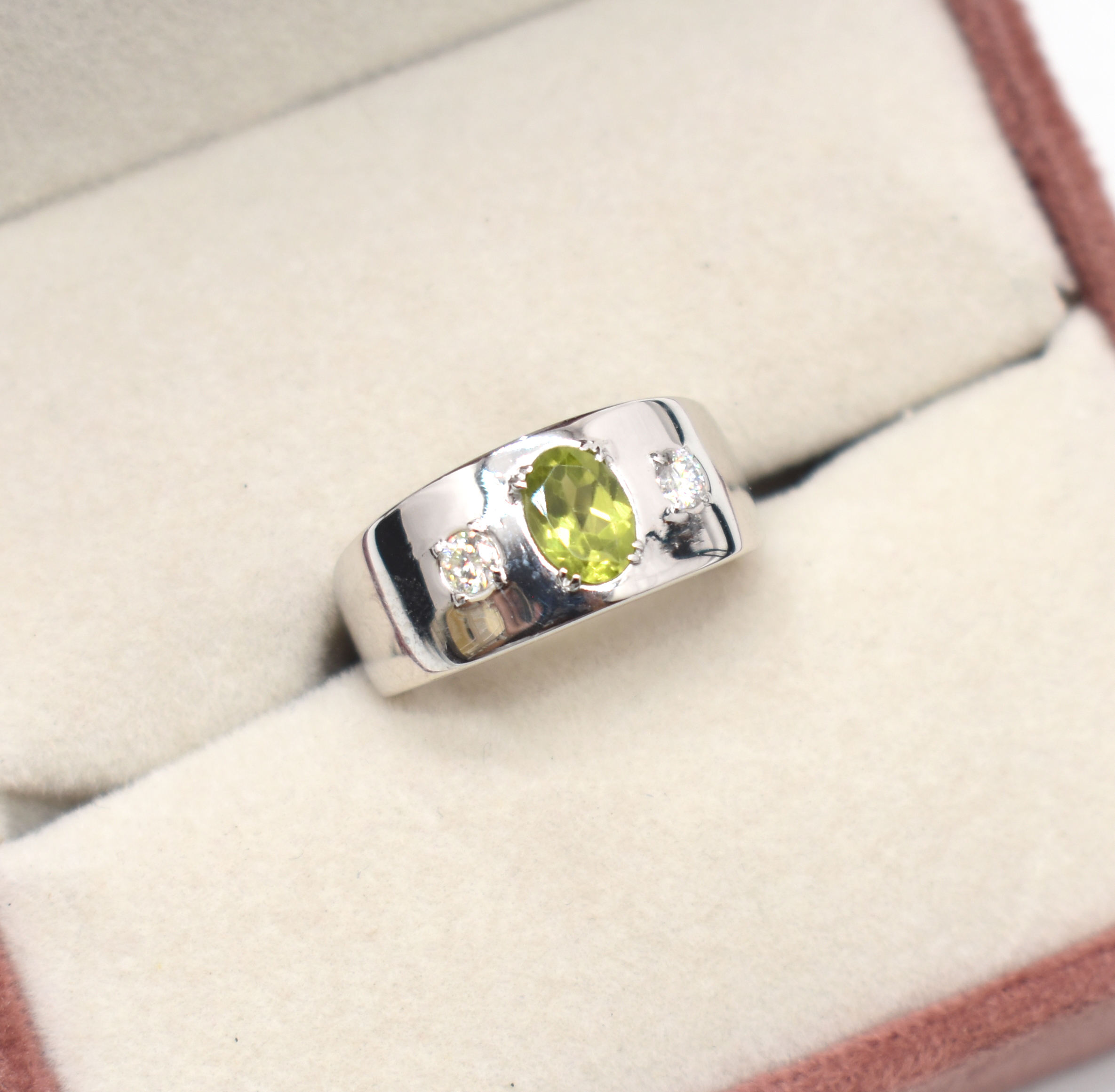 สีเขียว