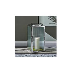 Lanterne élégante en acier inoxydable avec cadre poli et panneaux de verre pour ajouter une touche de sophistication à tout environnement - Product Image 1