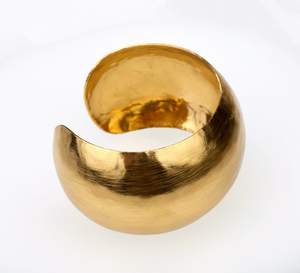 Brazalete ancho de diseñador floral de latón puro 100% hecho a mano, brazalete ajustable, Regalo para mamá - Product Image 5