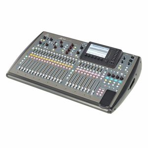 Console de mixage audio professionnelle Behringer X32 pour studio et scène |   Console numérique Behringer X32, mélangeur audio professionnel 40 canaux - Product Image 5