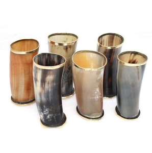 Authentique coupe à boire en corne viking, style médiéval nordique, design de récipient à bière, fabriqué par God Grace Craft - Product Image 1