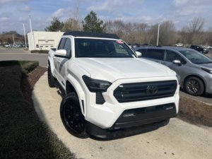 Toyota Tacoma SR5 d'occasion propre 2024 - Product Image 2