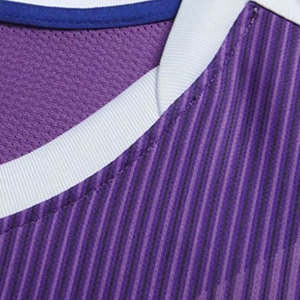 Uniforme de fútbol personalizado para hombres con diseño de logotipo Precio al por mayor en stock para la temporada de verano - Product Image 3