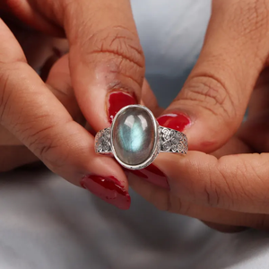 Bague élégante de réglage de lunette en pierre précieuse Labradorite délicate en argent sterling 925 bagues de fiançailles écologiques bijoux fins pour - Product Image 4