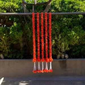 ดอกดาวเรืองพร้อมท่อดอกกุหลาบแขวนผนังเหมาะสำหรับการตกแต่งงานแต่งงานของชาวอินเดียวันเกิดและของขวัญตกแต่งบ้านสำหรับเธอ - Product Image 5