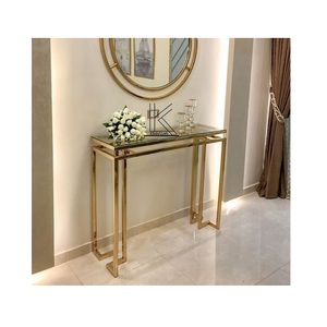 Table console design, plateau en chêne artisanal, surélevée sur un cadre en métal géométrique inspiré de l'or mat - Product Image 6