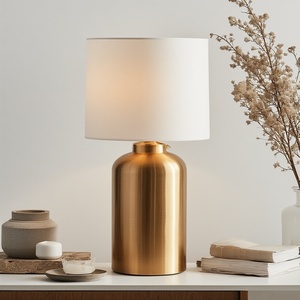 Lámpara de mesa moderna de latón, elegante pantalla de tela blanca, decoración ecológica para el hogar, iluminación para dormitorio, sala de estar, escritorio de estudio exclusivo - Product Image 1