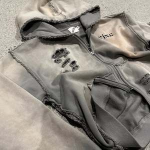 <b>Top</b> Selling Men's Solid Embroidered Hoodies 100% Cotton Winter Full Zipper Made Pakistan Low MOQ Wholesale Distress DTG Print - Product Image 2