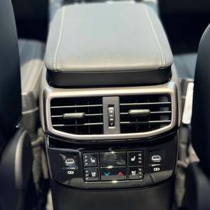 SUV Utilitaire de Luxe d'Occasion 2025 Modèle 350 Performance - Product Image 6