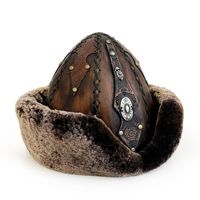 Chapeau Bork en cuir véritable marron antique, orné d'une broche en métal cloutée motif requin Anatolia Ertugrul Gazi, style point de croix, 59 cm / 23,2 po, pour adultes, usage quotidien