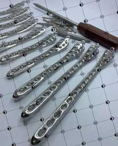 Placa de Bloqueo Tibial Distal de 3.5mm (6H 12H) con Tornillos de Bloqueo Manual (Juego de 100 piezas) de Acero Inoxidable 316L, Implante Ortopédico Veterinario - Product Image 3