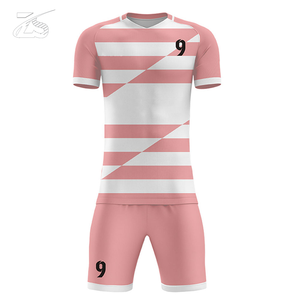 Uniforme de fútbol transpirable de diseño personalizado con impresión de logotipo de estilo superior, ropa de fútbol al por mayor hecha en Pakistán, novedad - Product Image 5
