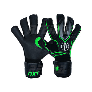 ถุงมือโกลเกอร์ซ้อมฟุตบอลทรงดัมโบ้4มม. ลายนูนด้านหลังขนาด2.5มม. ทำจากโรงงานปากีสถาน - Product Image 1