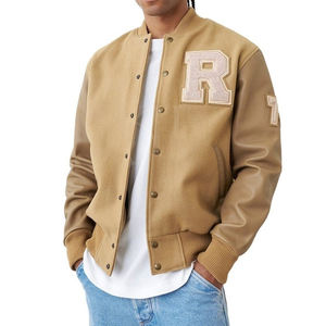 Chaqueta universitaria de cuero genuino para hombre Chaqueta de béisbol deportiva de invierno con logotipo frontal Chaqueta de cuero de manga larga en color de piel - Product Image 1