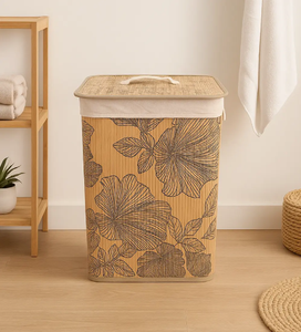 Cesto de ropa rectangular con estampado floral en Bambú, con tapa y forro extraíble, disponible a precios de mayorista. - Product Image 1