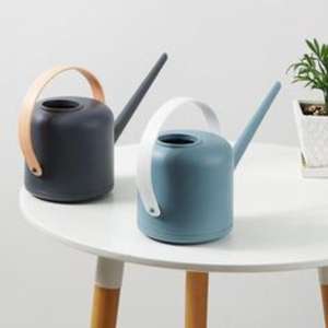 Durable Ergonomique Ferme Style Métal Bidon d'Eau Patio Jardinage Léger Antirouille Construction Élégant Fini - Product Image 1