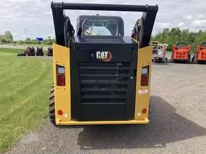 Chargeuse compacte CAT 262D3 d'occasion avec roue en excellent état à vendre - Product Image 2