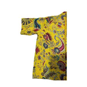 Chaqueta de Verano Multicolor Ecológica Kanta, Chaqueta de Manga Corta con Diseño Paisley Hecha a Mano - Product Image 2