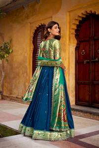 Hermoso Lehenga Choli de Seda Suave Paithani con Trabajo de Tejido Zari, Lentejuelas, Bordado con Hilo y Borde de Encaje Festoneado - Product Image 2