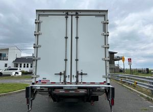 2022 usati MAC K MD6 26 piedi cuccette DRY BOX truck 6.7L CUMMINS TURBO DIESEL 300HP cambio automatico - Product Image 6