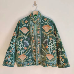 Veste courte en velours brodée Suzani verte, veste vintage faite à la main, veste Suzani florale, veste en velours pur, bohème et hippie - Product Image 1