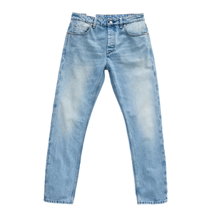 Jean en denim durable pour hommes avec artisanat de haute qualité et look moderne, parfait pour les activités de plein air et un usage quotidien - Product Image 1