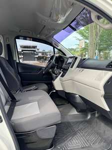 Toyota Hiace Commuter Deluxe Usada del 2023 - Product Image 3
