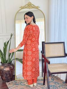 Lanzamiento de Nueva Kurti Moderna de Diseñador con Pantalón y Dupatta en Tela de Rayón con Bordado para Fiestas y Bodas, la Mejor Calidad de Radhe Exports, Secado Rápido - Product Image 5