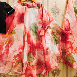 Conjunto de Lehenga Choli Étnico para Niñas Shoryam con Estampado de Hojas y Flores, Blusa Negra Larga hasta el Suelo y Dupatta |   Ropa de Fiesta para Niñas - Product Image 4