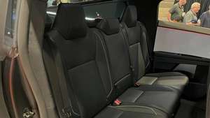 Véhicule hybride électrique d'occasion 2023 de haute qualité, transmission automatique à 6 vitesses, sièges en cuir foncé, prêt à être expédié - Product Image 4