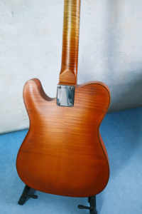 Guitare <span class=keywords><strong>Telecaster</strong></span> artisanale à corps creux, table en érable massif sculptée, dos et ailes en érable flammé, touche en ébène, 6 cordes - Product Image 5