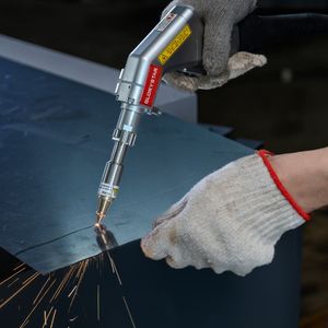 آلة لحام بالليزر الليفي المحمولة باليد من سلسلة AHW من Glorystar، تبريد هوائي، 3000 واط، لحام عالي السرعة، سعر المصنع الصناعي - Product Image 4