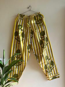 "Conjuntos de pijama de manga larga de algodón floral amarillo para mujer, informal, transpirable, de talla grande, regalo de Navidad perfecto" - Product Image 2