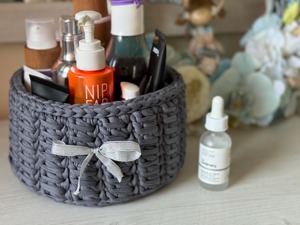 Panier en macramé bleu fait à la main, adorable design en forme d'arc, solution de rangement élégante pour les jouets, décoration de chambre, utilisation sur table, en provenance d'Inde - Product Image 6